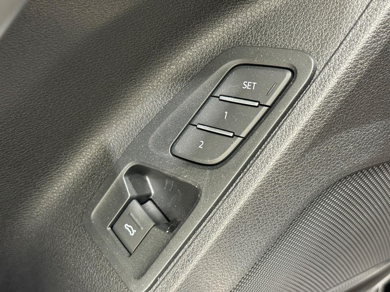 Audi Q3 Vehicle Image 14
