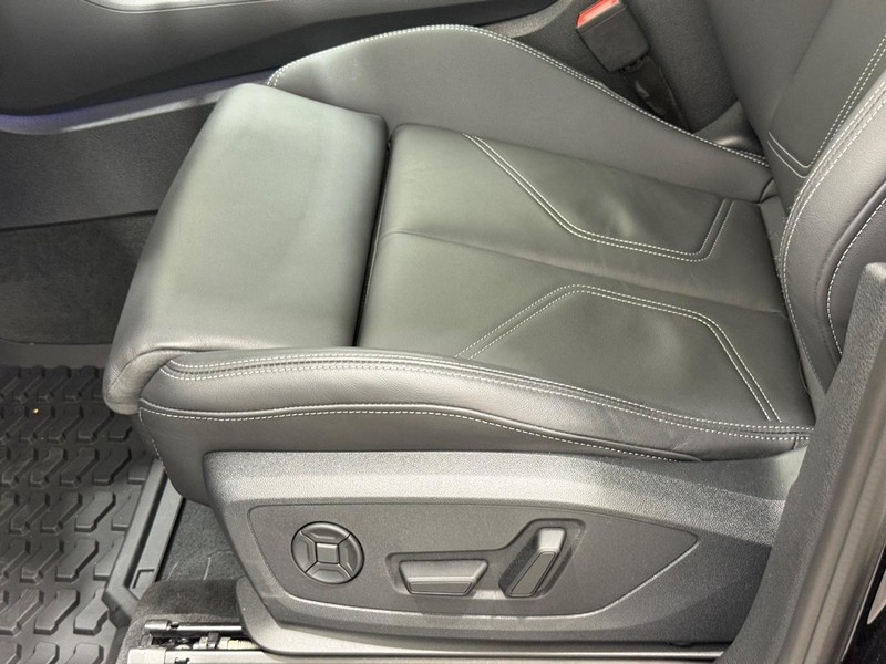 Audi Q3 Vehicle Image 21