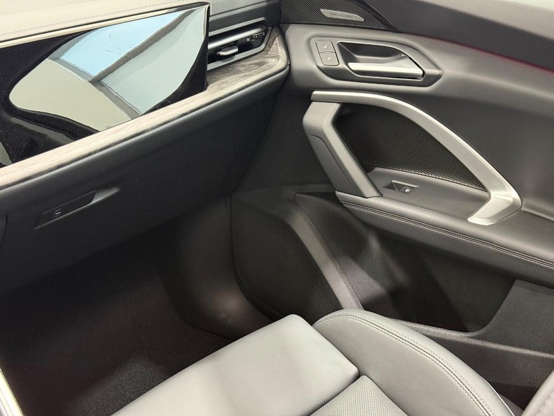 Audi Q5 Vehicle Image 9