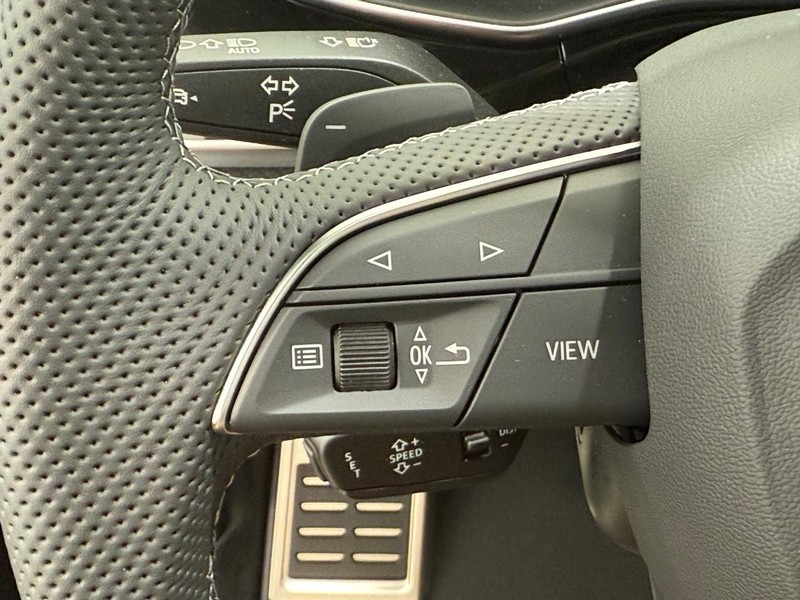 Audi SQ8 Vehicle Image 11