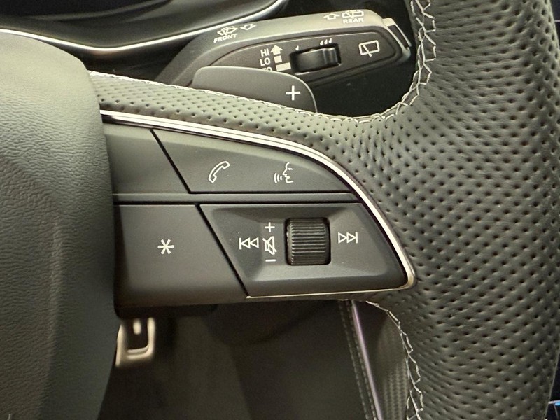 Audi SQ8 Vehicle Image 12