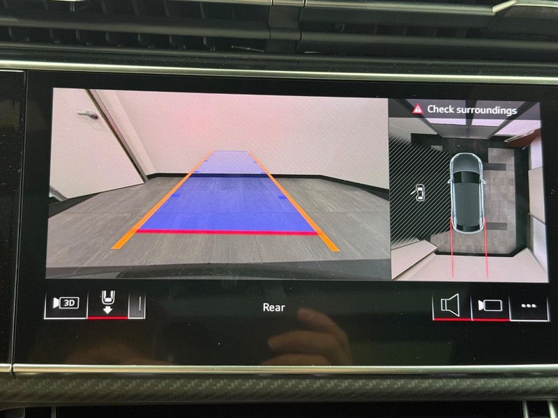 Audi SQ8 Vehicle Image 14