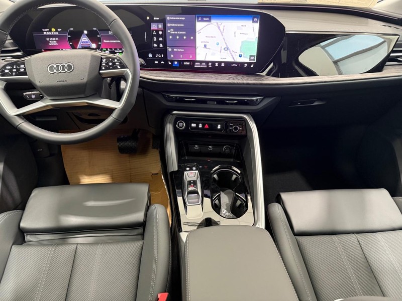 Audi Q5 Vehicle Image 5
