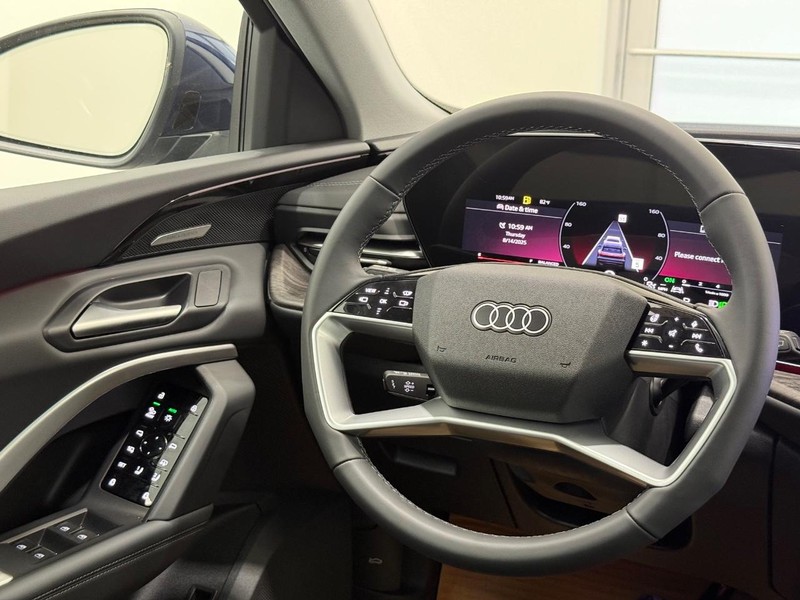 Audi Q5 Vehicle Image 8