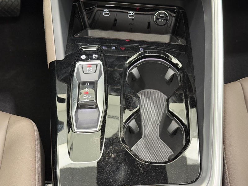 Audi Q5 Vehicle Image 7