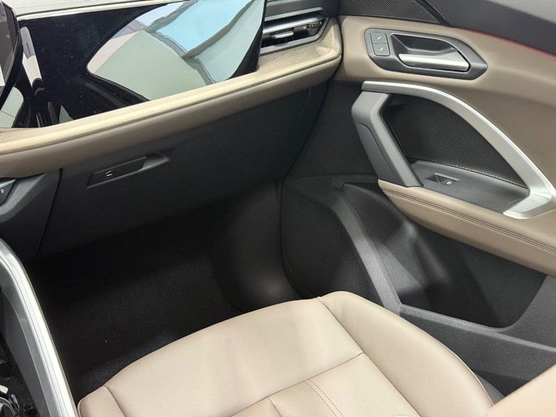 Audi Q5 Vehicle Image 9