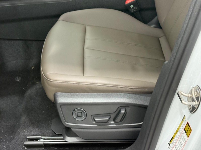 Audi Q5 Vehicle Image 15