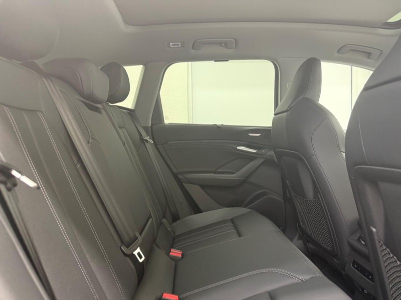 Audi Q6 e-tron Vehicle Image 4