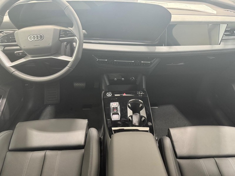 Audi Q6 e-tron Vehicle Image 5