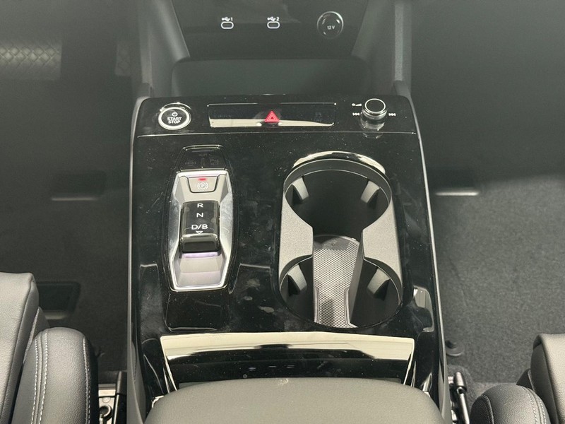Audi Q6 e-tron Vehicle Image 7
