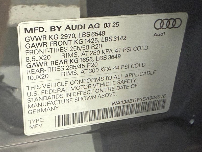 Audi Q6 e-tron Vehicle Image 16