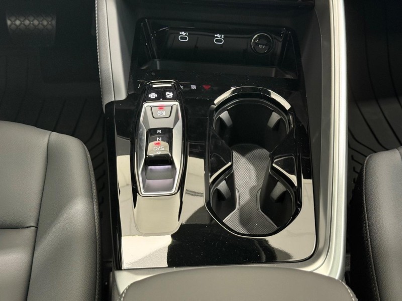 Audi Q5 Vehicle Image 7