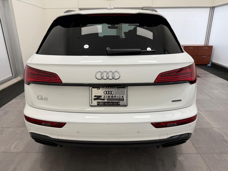 Audi Q5 Vehicle Image 3