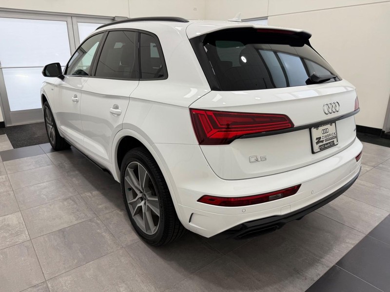 Audi Q5 Vehicle Image 4