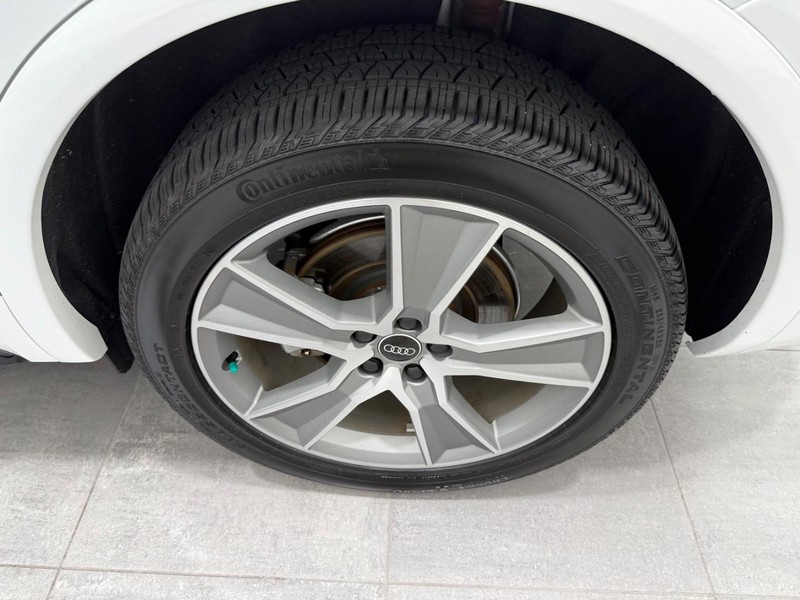 Audi Q5 Vehicle Image 5