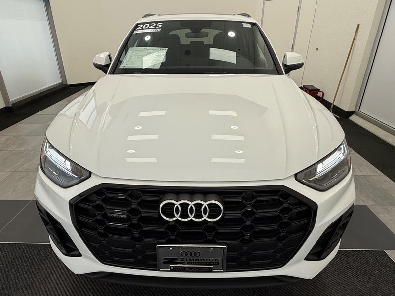 Audi Q5 Vehicle Image 7