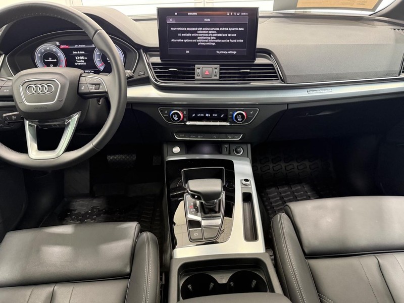Audi Q5 Vehicle Image 9