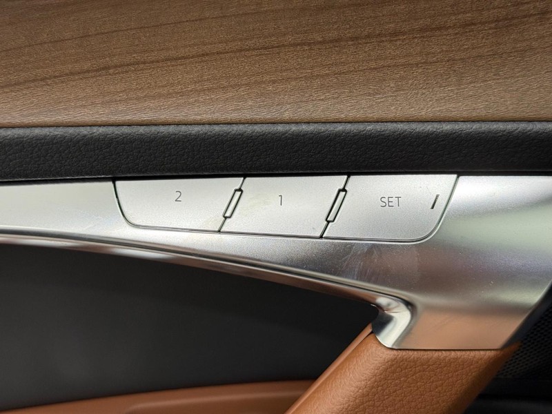 Audi A6 Sedan Vehicle Image 10