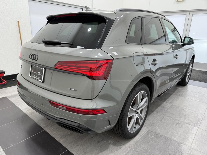 Audi Q5 Vehicle Image 2