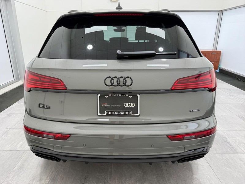 Audi Q5 Vehicle Image 3