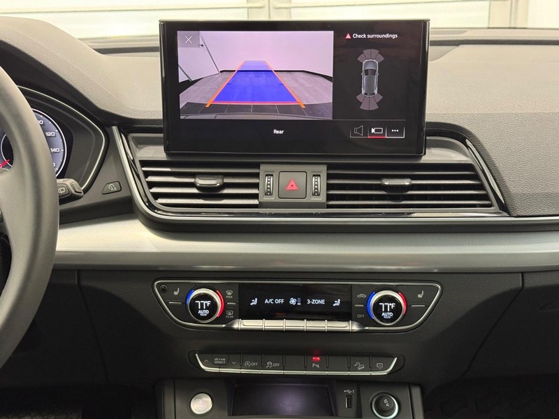 Audi Q5 Vehicle Image 10