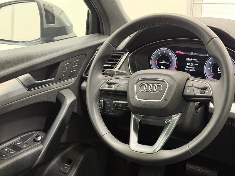 Audi Q5 Vehicle Image 12