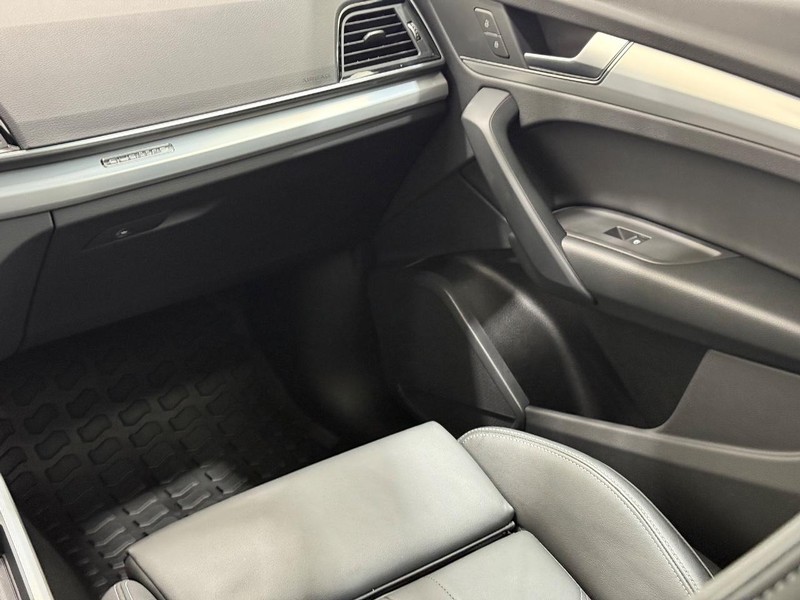 Audi Q5 Vehicle Image 13