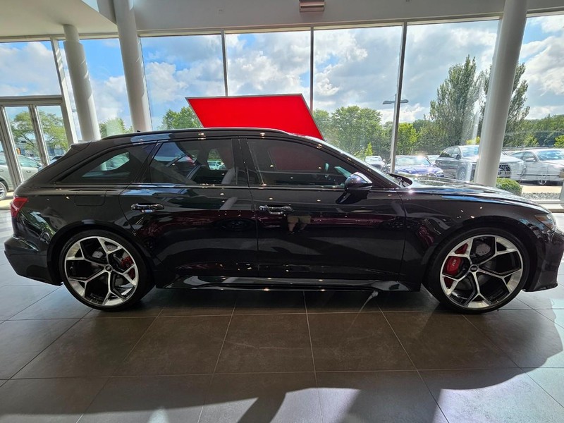 Audi RS 6 Avant Vehicle Image 2