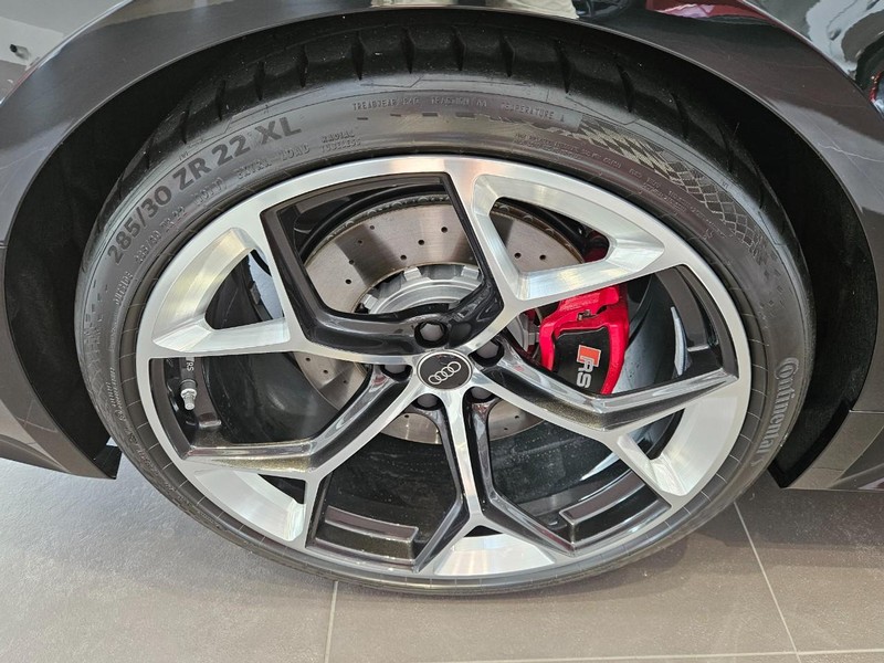 Audi RS 6 Avant Vehicle Image 4