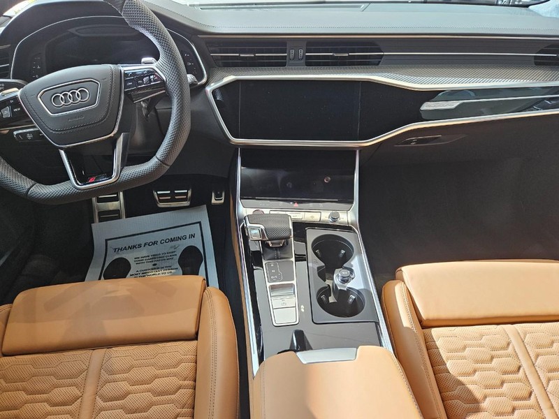Audi RS 6 Avant Vehicle Image 6