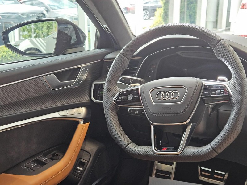 Audi RS 6 Avant Vehicle Image 9