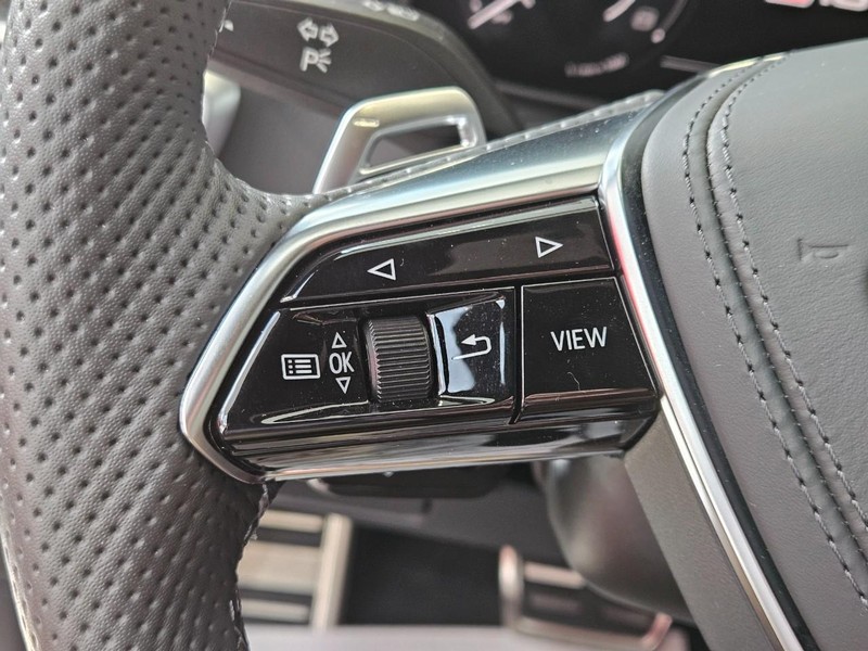 Audi RS 6 Avant Vehicle Image 12
