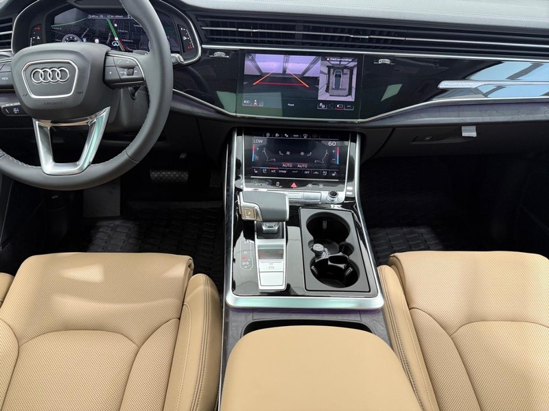 Audi Q7 Vehicle Image 5