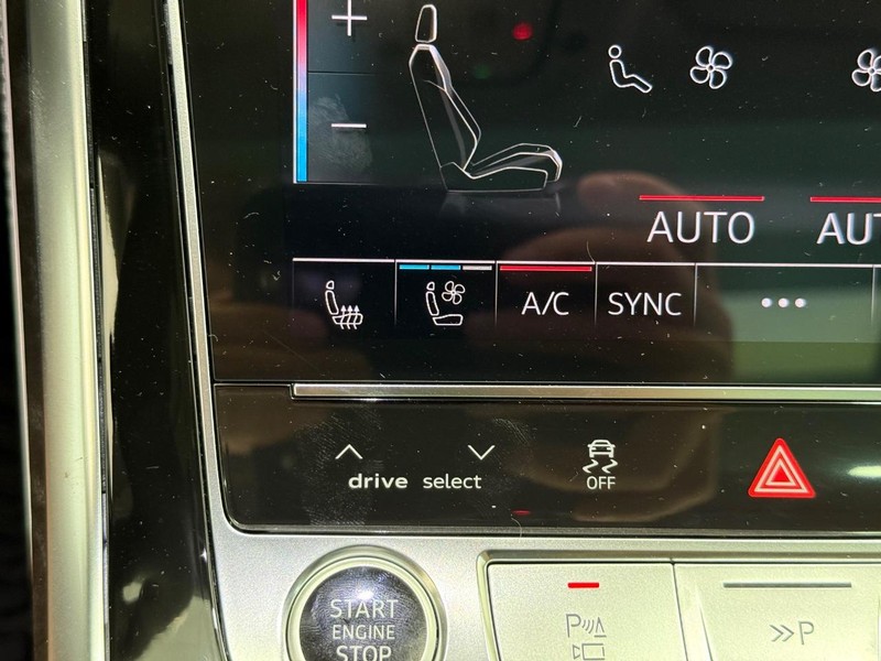 Audi Q7 Vehicle Image 14