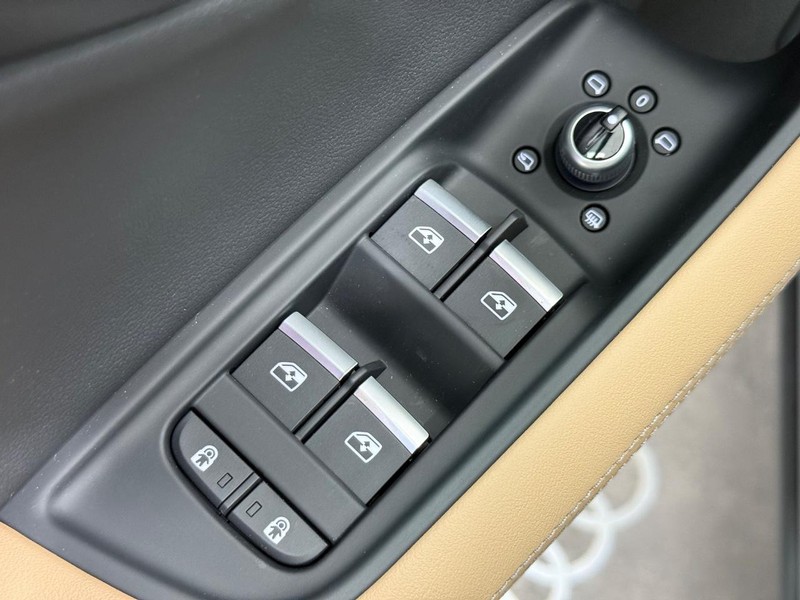 Audi Q7 Vehicle Image 15