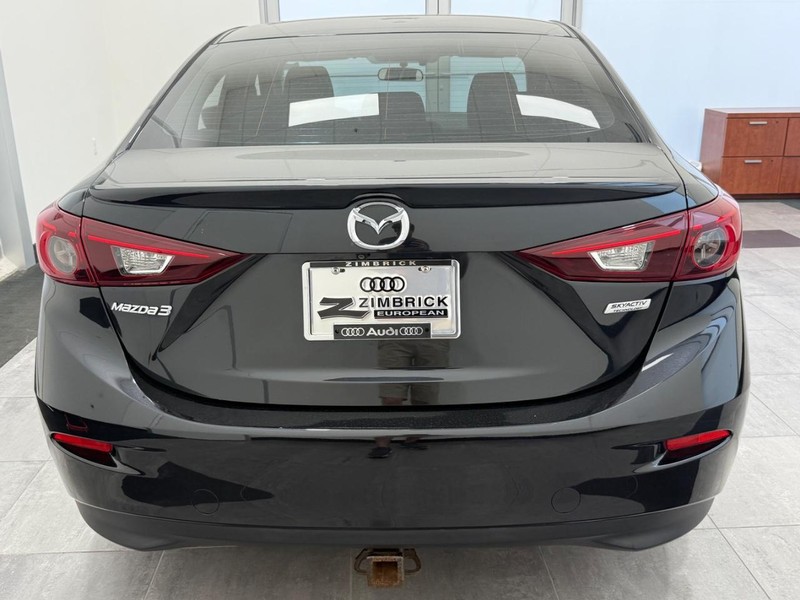 Mazda Mazda3 Sedan Vehicle Image 3