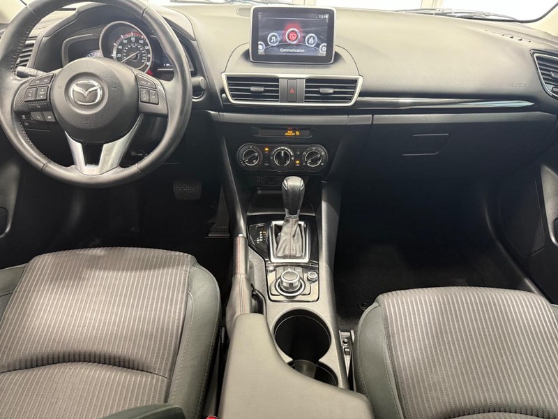 Mazda Mazda3 Sedan Vehicle Image 9