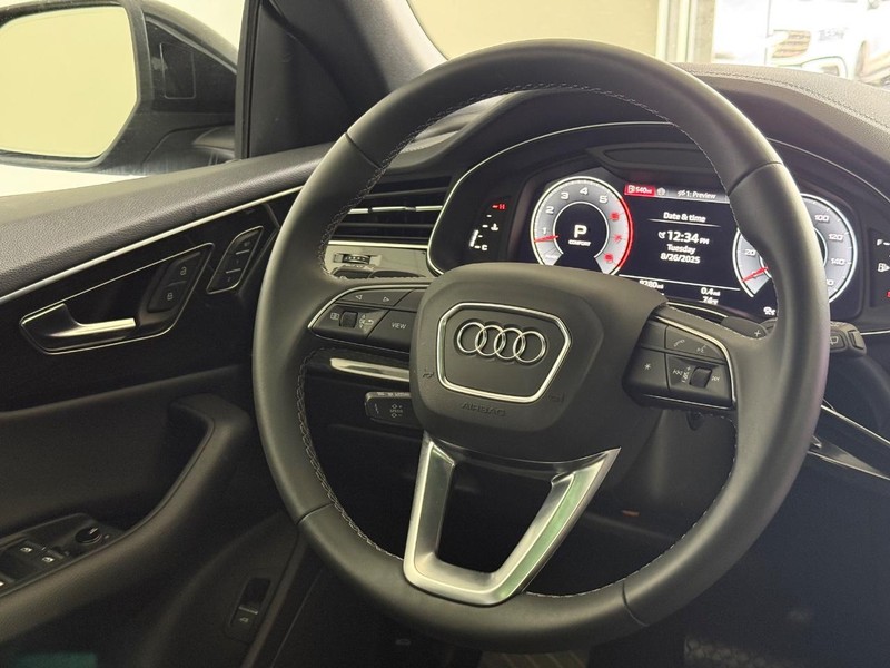 Audi Q8 Vehicle Image 13