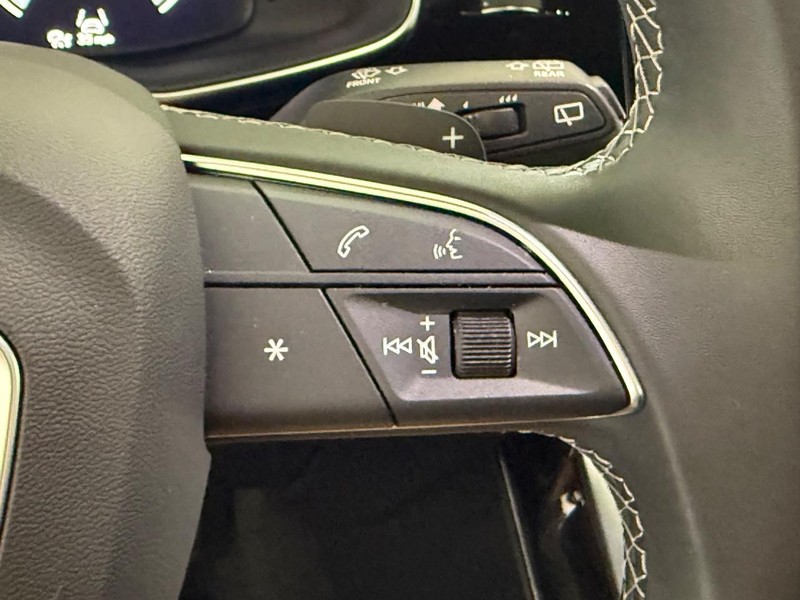 Audi Q8 Vehicle Image 17