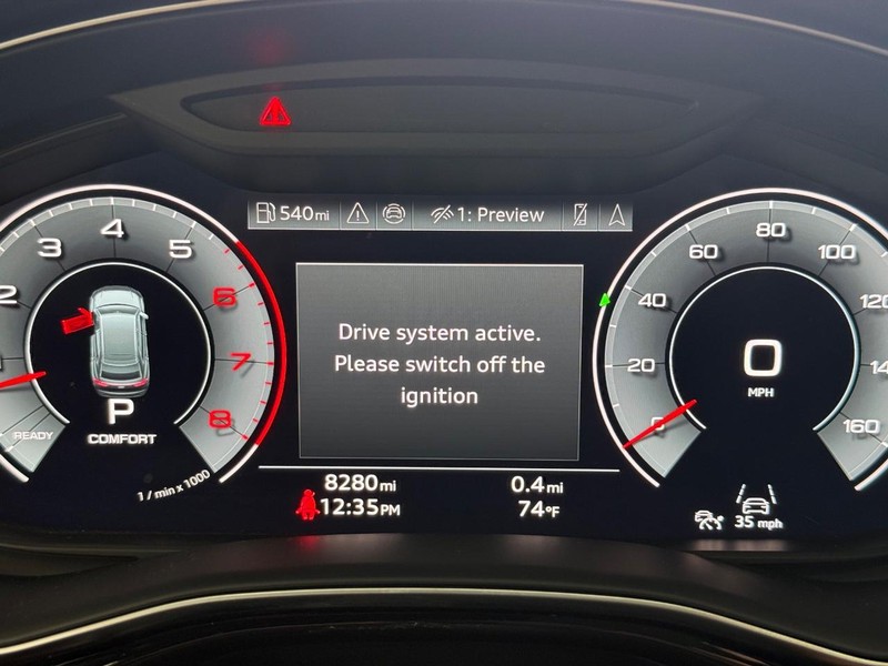 Audi Q8 Vehicle Image 18