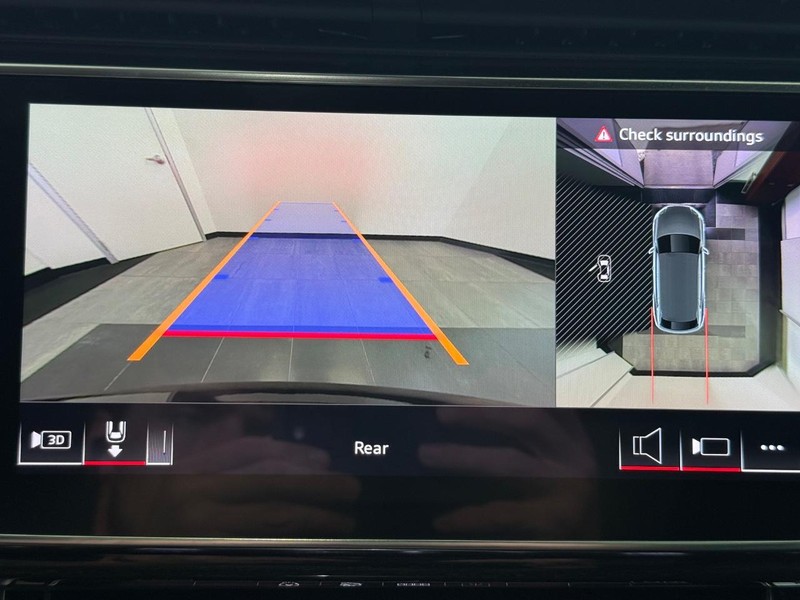 Audi Q8 Vehicle Image 19