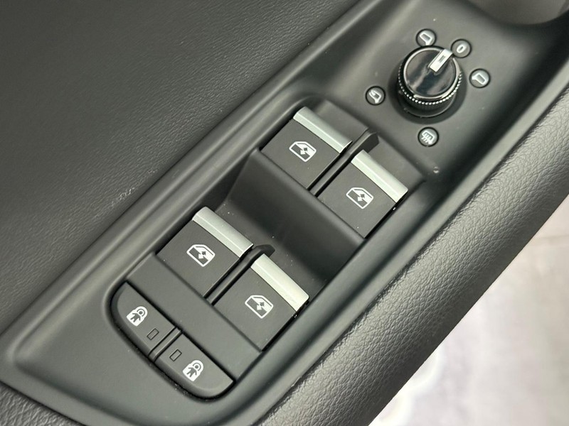 Audi Q8 Vehicle Image 21