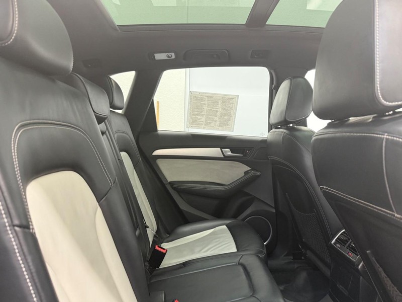 Audi SQ5 Vehicle Image 8