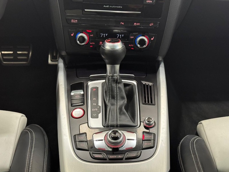 Audi SQ5 Vehicle Image 11