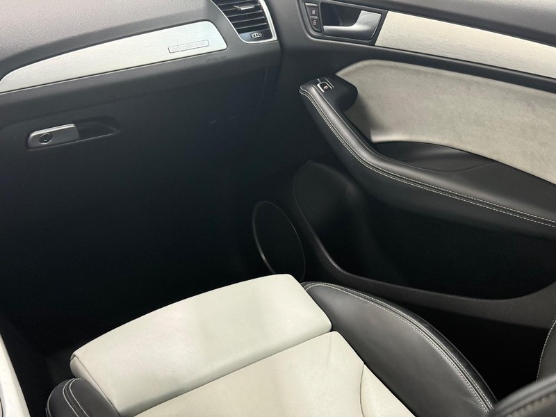 Audi SQ5 Vehicle Image 13