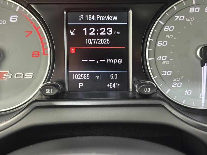 Audi SQ5 Vehicle Image 16