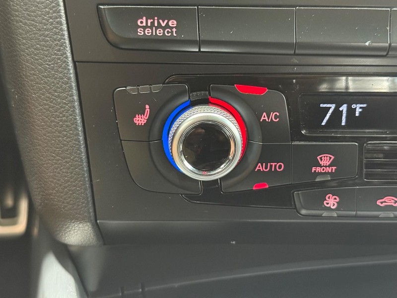 Audi SQ5 Vehicle Image 18