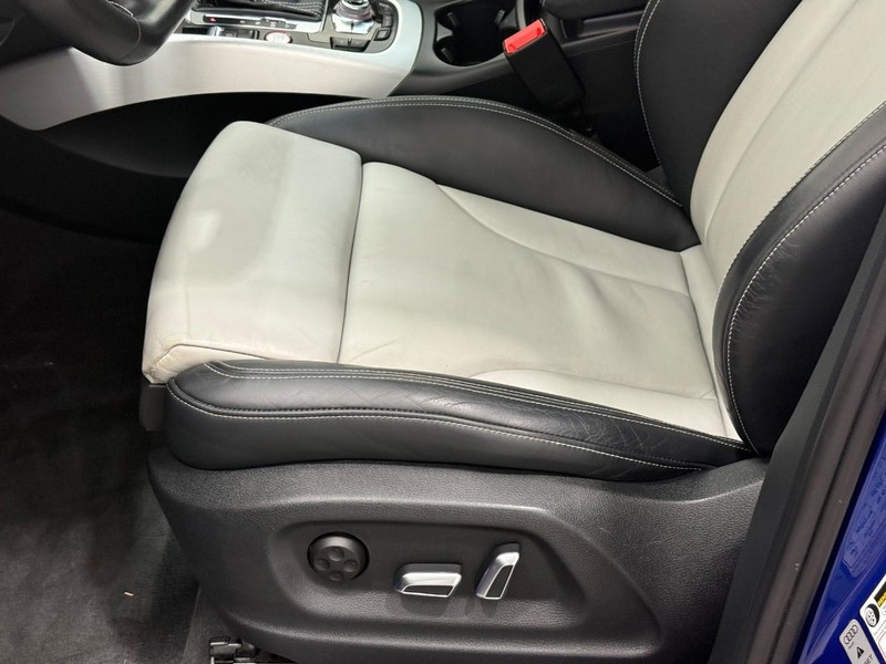 Audi SQ5 Vehicle Image 20