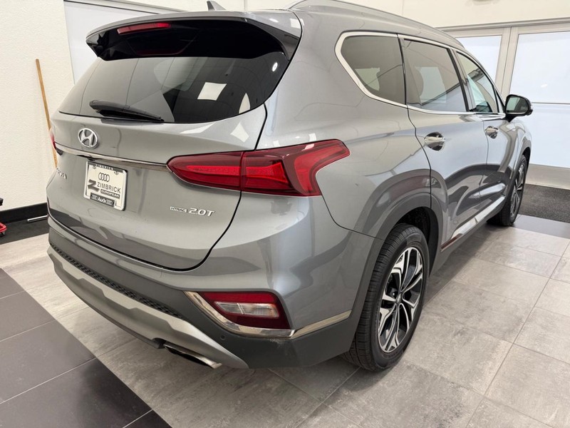 Hyundai Santa Fe Vehicle Image 2