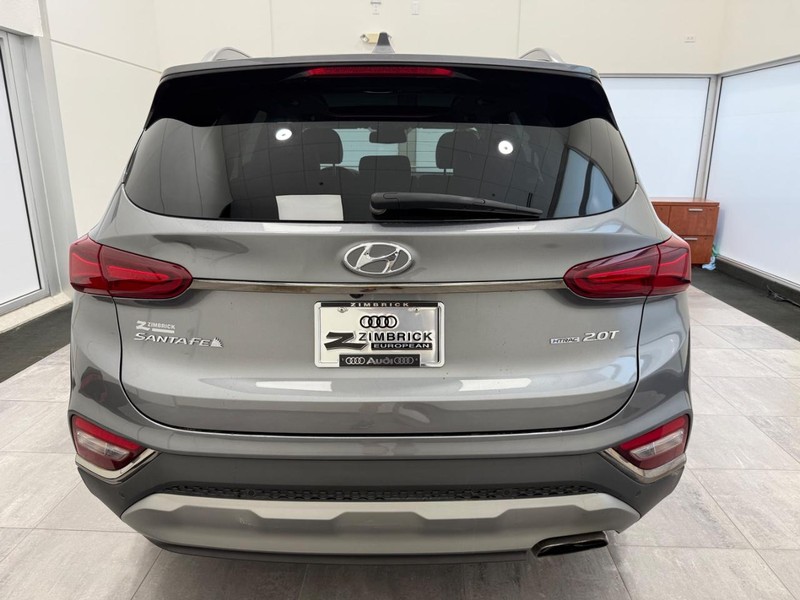 Hyundai Santa Fe Vehicle Image 3